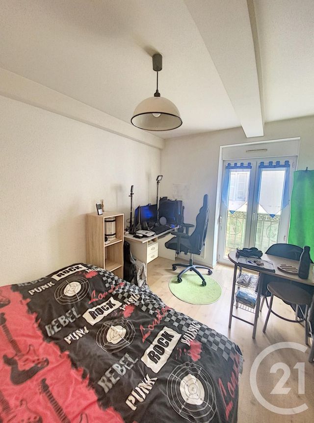 Afficher la photo en grand Studio à louer - 1 pièce - 18.75 m2 - CLERMONT FERRAND - 63 - AUVERGNE - Century 21 Stéphane Roume Immobilier