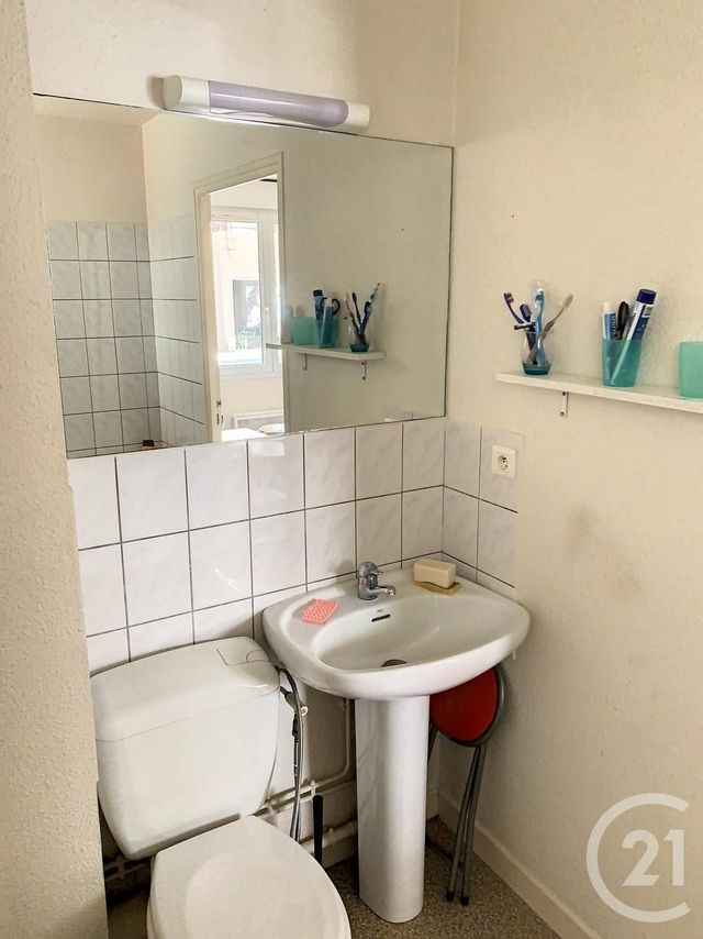 Afficher la photo en grand Studio à vendre - 1 pièce - 19.0 m2 - CLERMONT FERRAND - 63 - AUVERGNE - Century 21 Stéphane Roume Immobilier