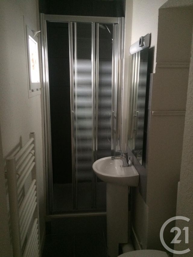 Afficher la photo en grand Appartement F2 à louer - 2 pièces - 45.0 m2 - CLERMONT FERRAND - 63 - AUVERGNE - Century 21 Stéphane Roume Immobilier