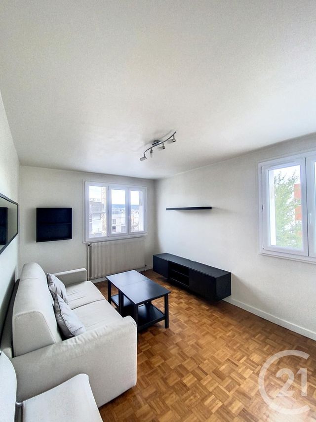 Afficher la photo en grand Appartement F2 à louer - 2 pièces - 41.35 m2 - CLERMONT FERRAND - 63 - AUVERGNE - Century 21 Stéphane Roume Immobilier