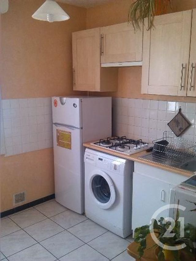 Afficher la photo en grand Appartement F2 à louer - 2 pièces - 47.68 m2 - CLERMONT FERRAND - 63 - AUVERGNE - Century 21 Stéphane Roume Immobilier