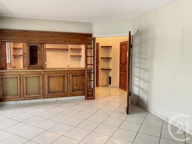 Afficher la photo en grand Appartement F1 à louer - 1 pièce - 47.39 m2 - CHAMALIERES - 63 - AUVERGNE - Century 21 Stéphane Roume Immobilier