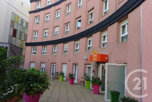 Studio à vendre - 1 pièce - 18.0 m2 - CLERMONT FERRAND - 63 - AUVERGNE - Century 21 Stéphane Roume Immobilier