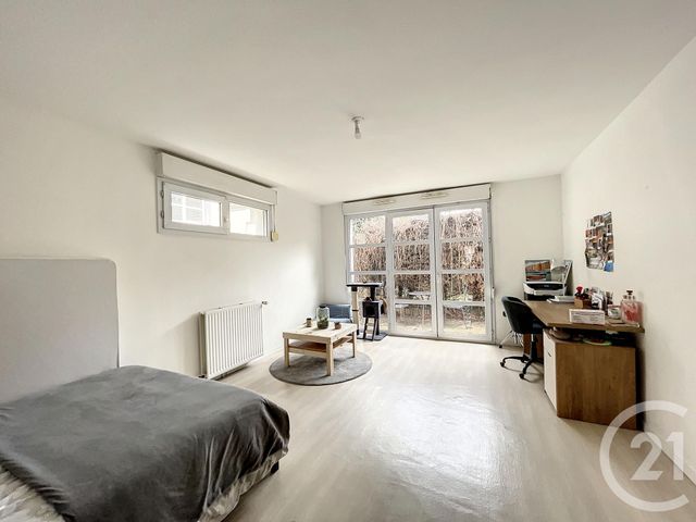 Appartement F1 à vendre - 1 pièce - 39.0 m2 - CLERMONT FERRAND - 63 - AUVERGNE - Century 21 Stéphane Roume Immobilier