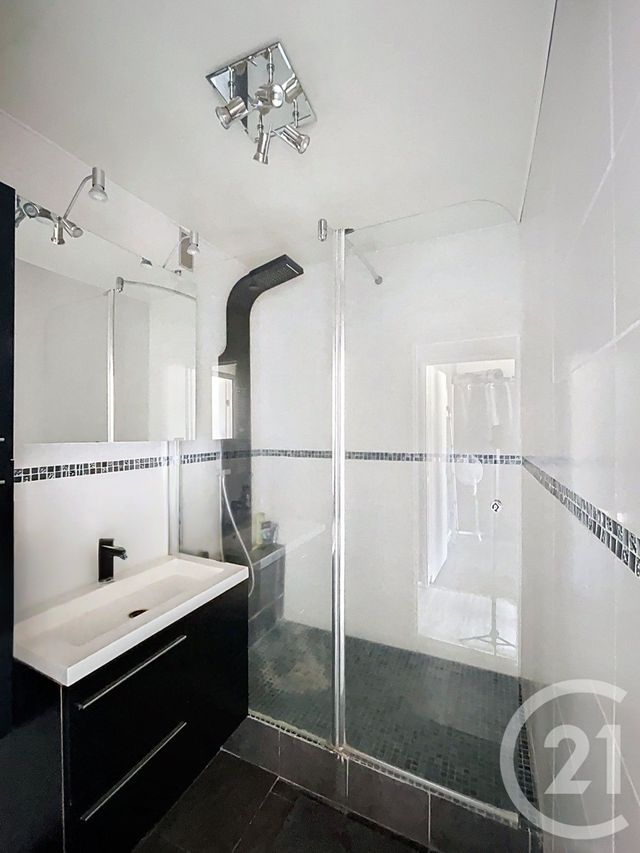 Appartement F4 à vendre - 4 pièces - 79.02 m2 - CLERMONT FERRAND - 63 - AUVERGNE - Century 21 Stéphane Roume Immobilier