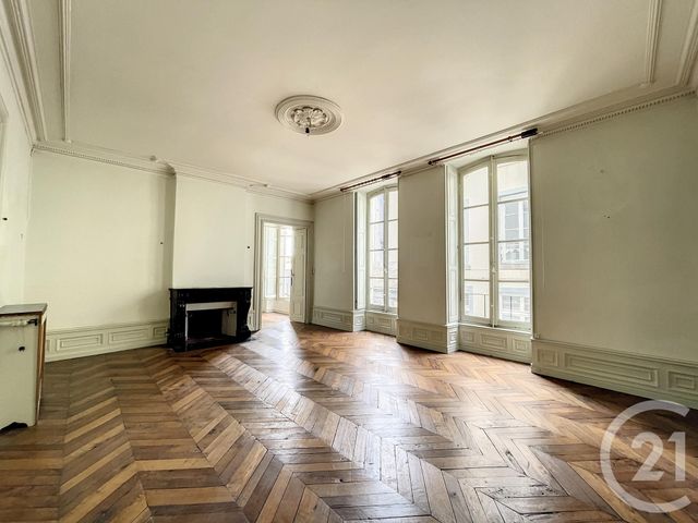 Appartement F6 à vendre - 6 pièces - 209.69 m2 - CLERMONT FERRAND - 63 - AUVERGNE - Century 21 Stéphane Roume Immobilier