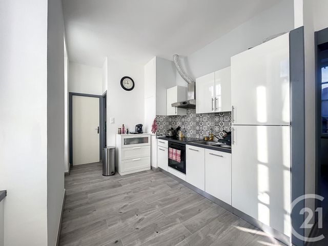 Appartement F3 à louer - 3 pièces - 61.0 m2 - ROYAT - 63 - AUVERGNE - Century 21 Stéphane Roume Immobilier