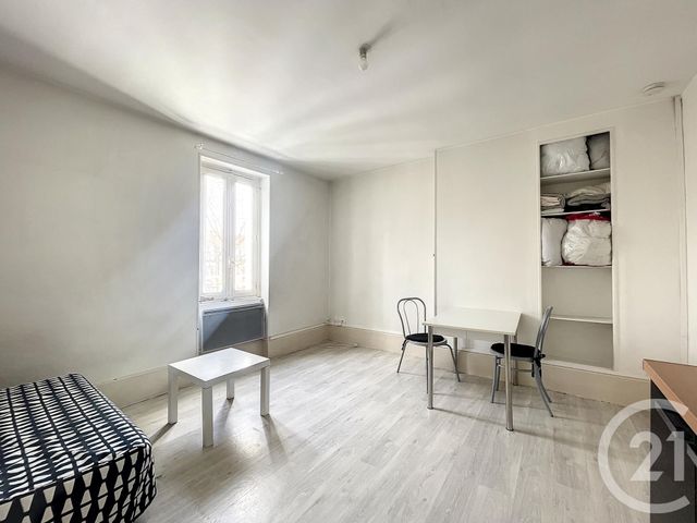 Appartement F1 à louer - 1 pièce - 25.0 m2 - CLERMONT FERRAND - 63 - AUVERGNE - Century 21 Stéphane Roume Immobilier