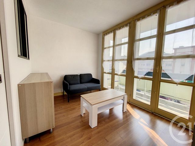 Appartement F2 à louer - 2 pièces - 31.0 m2 - CLERMONT FERRAND - 63 - AUVERGNE - Century 21 Stéphane Roume Immobilier
