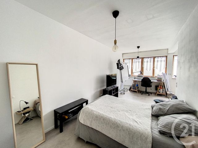 Appartement F1 à louer - 1 pièce - 33.0 m2 - CLERMONT FERRAND - 63 - AUVERGNE - Century 21 Stéphane Roume Immobilier