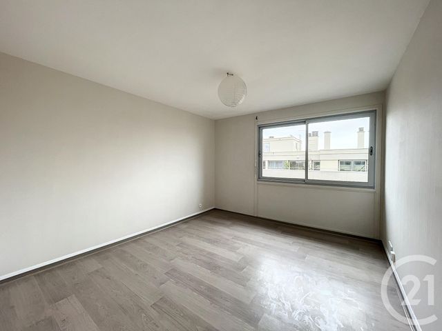 Appartement F3 à vendre - 3 pièces - 52.12 m2 - CLERMONT FERRAND - 63 - AUVERGNE - Century 21 Stéphane Roume Immobilier