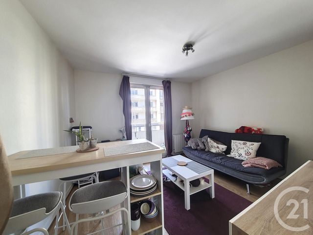 Appartement à vendre - 2 pièces - 24.64 m2 - CLERMONT FERRAND - 63 - AUVERGNE - Century 21 Stéphane Roume Immobilier