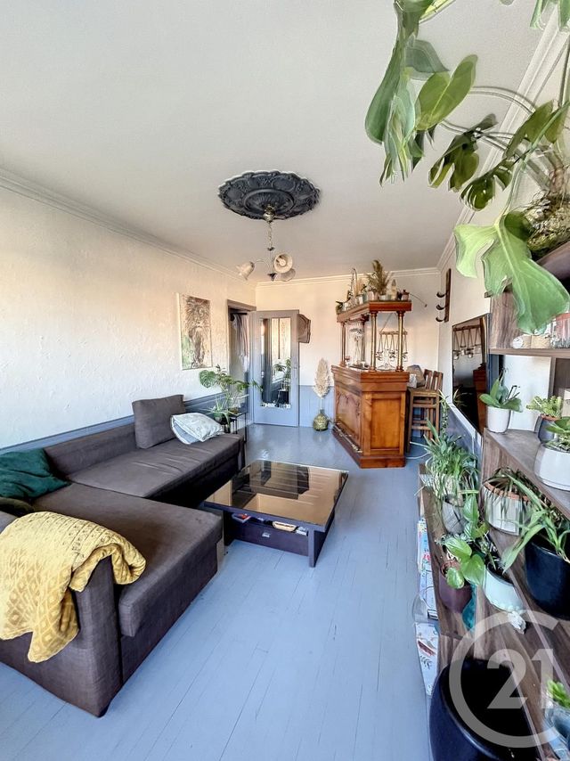 Appartement F2 à vendre - 2 pièces - 56.3 m2 - CLERMONT FERRAND - 63 - AUVERGNE - Century 21 Stéphane Roume Immobilier