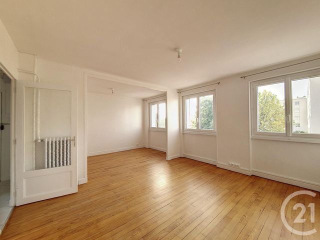 Appartement à louer - 3 pièces - 68.03 m2 - CLERMONT FERRAND - 63 - AUVERGNE - Century 21 Stéphane Roume Immobilier