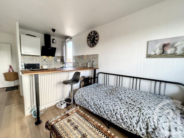 Afficher la photo en grand Appartement F1 à vendre - 1 pièce - 22.86 m2 - CLERMONT FERRAND - 63 - AUVERGNE - Century 21 Stéphane Roume Immobilier