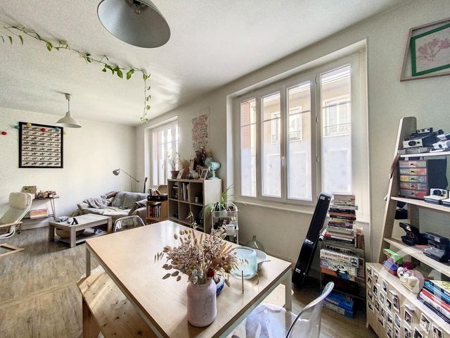 Appartement F2 à vendre - 2 pièces - 61.27 m2 - CLERMONT FERRAND - 63 - AUVERGNE - Century 21 Stéphane Roume Immobilier