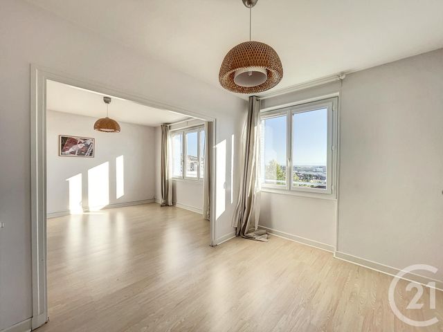 Appartement F4 à vendre - 4 pièces - 66.31 m2 - CLERMONT FERRAND - 63 - AUVERGNE - Century 21 Stéphane Roume Immobilier