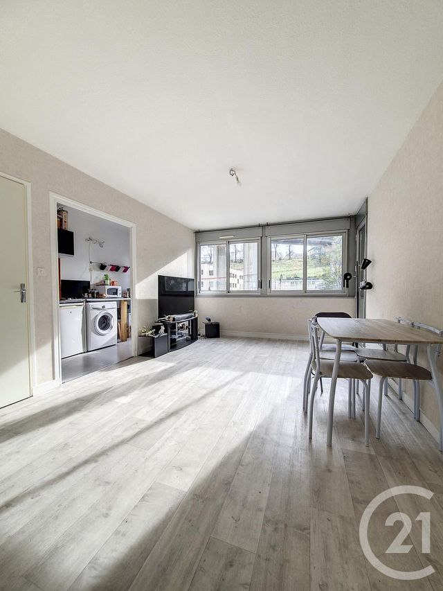 Appartement F2 à vendre - 2 pièces - 41.2 m2 - CLERMONT FERRAND - 63 - AUVERGNE - Century 21 Stéphane Roume Immobilier