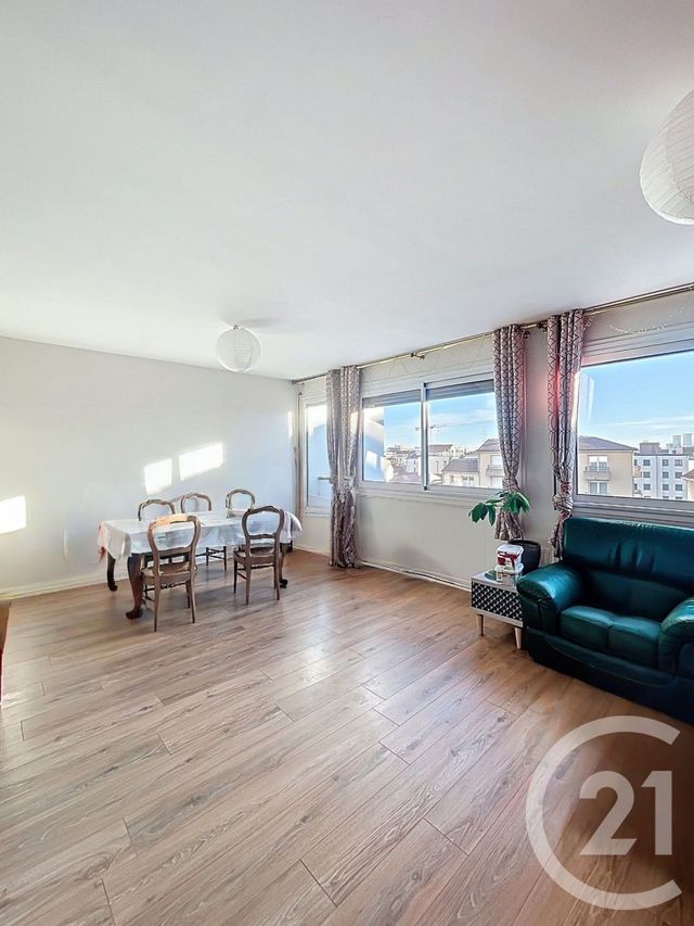 Appartement F4 à vendre - 4 pièces - 67.53 m2 - CLERMONT FERRAND - 63 - AUVERGNE - Century 21 Stéphane Roume Immobilier