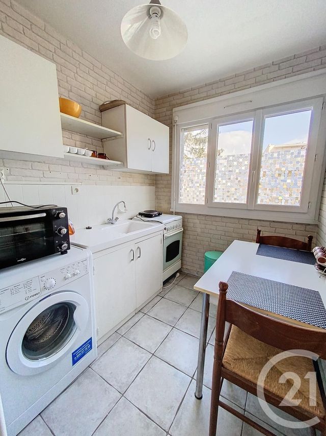 Appartement F1 à vendre - 1 pièce - 30.61 m2 - CLERMONT FERRAND - 63 - AUVERGNE - Century 21 Stéphane Roume Immobilier