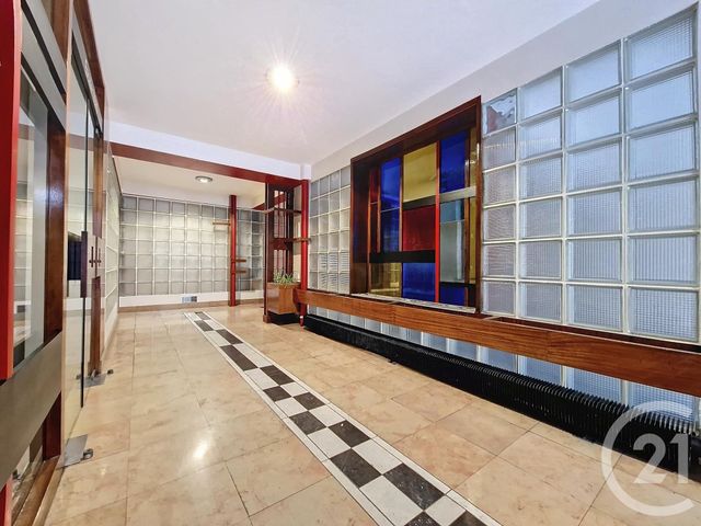 Appartement T4 à vendre - 4 pièces - 94.17 m2 - CLERMONT FERRAND - 63 - AUVERGNE - Century 21 Stéphane Roume Immobilier