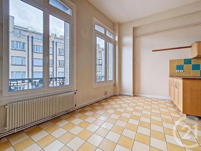 Appartement T7 à vendre - 7 pièces - 201.26 m2 - CLERMONT FERRAND - 63 - AUVERGNE - Century 21 Stéphane Roume Immobilier