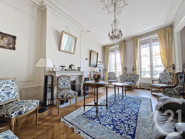 Appartement T7 à vendre - 7 pièces - 201.26 m2 - CLERMONT FERRAND - 63 - AUVERGNE - Century 21 Stéphane Roume Immobilier