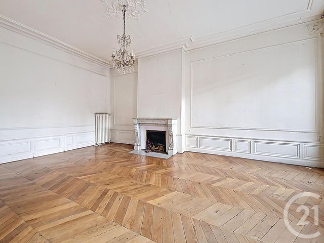 Appartement T7 à vendre - 7 pièces - 201.26 m2 - CLERMONT FERRAND - 63 - AUVERGNE - Century 21 Stéphane Roume Immobilier