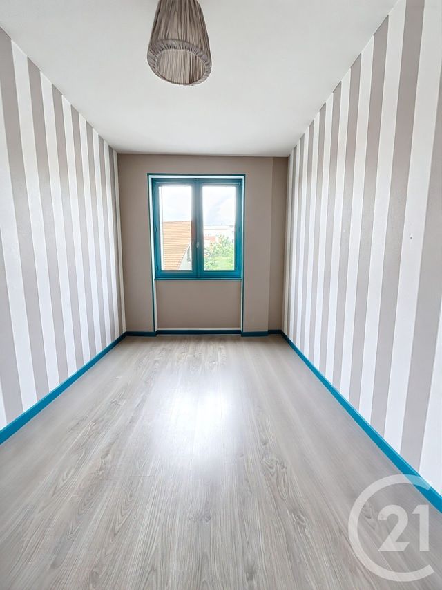 Appartement à vendre - 4 pièces - 67.46 m2 - CLERMONT FERRAND - 63 - AUVERGNE - Century 21 Stéphane Roume Immobilier