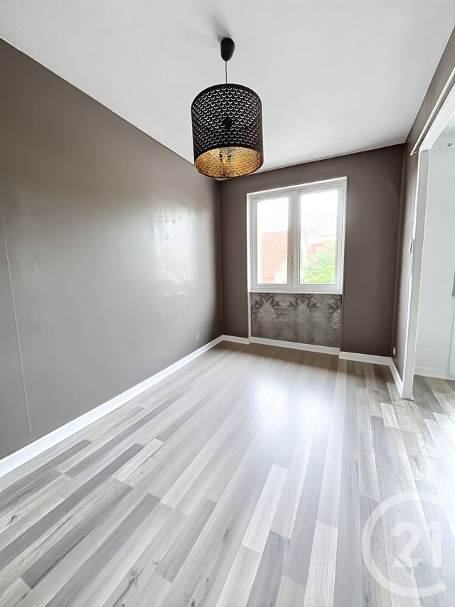 Appartement à vendre - 4 pièces - 67.46 m2 - CLERMONT FERRAND - 63 - AUVERGNE - Century 21 Stéphane Roume Immobilier