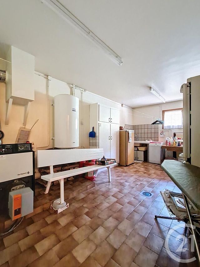 maison à vendre - 7 pièces - 189.7 m2 - ROMAGNAT - 63 - AUVERGNE - Century 21 Stéphane Roume Immobilier