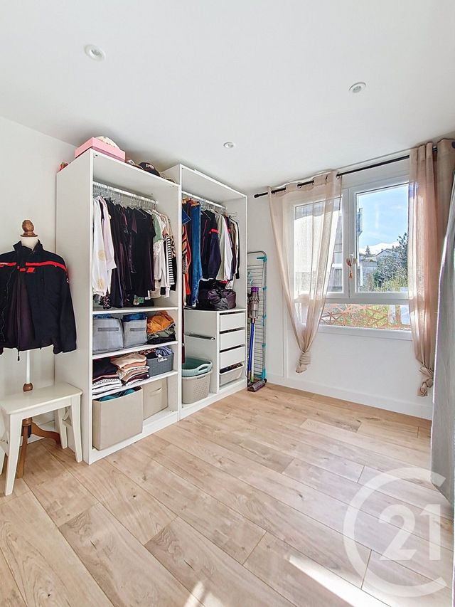 Appartement T5 à vendre - 5 pièces - 79.39 m2 - CHAMALIERES - 63 - AUVERGNE - Century 21 Stéphane Roume Immobilier