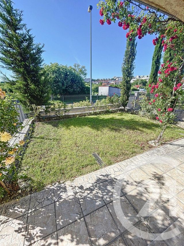 Afficher la photo en grand Appartement F3 à vendre - 3 pièces - 54.32 m2 - CLERMONT FERRAND - 63 - AUVERGNE - Century 21 Stéphane Roume Immobilier