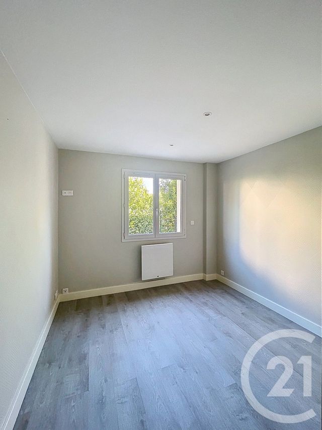 Appartement F3 à vendre - 3 pièces - 54.43 m2 - CLERMONT FERRAND - 63 - AUVERGNE - Century 21 Stéphane Roume Immobilier