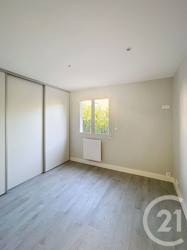 Appartement F3 à vendre - 3 pièces - 54.43 m2 - CLERMONT FERRAND - 63 - AUVERGNE - Century 21 Stéphane Roume Immobilier