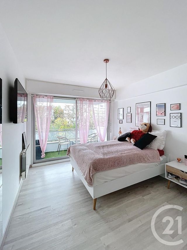 Appartement F5 à vendre - 5 pièces - 89.68 m2 - CLERMONT FERRAND - 63 - AUVERGNE - Century 21 Stéphane Roume Immobilier