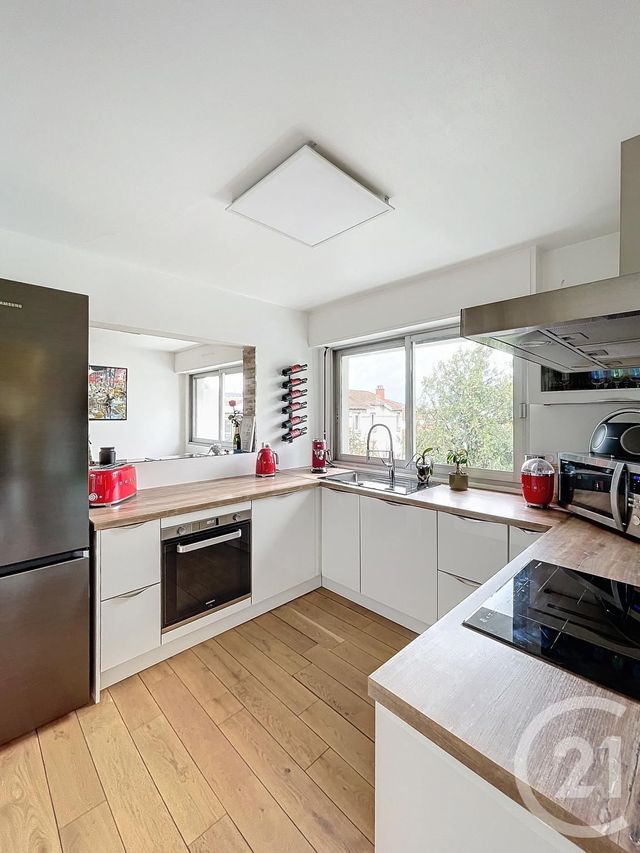 Appartement F5 à vendre - 5 pièces - 89.68 m2 - CLERMONT FERRAND - 63 - AUVERGNE - Century 21 Stéphane Roume Immobilier