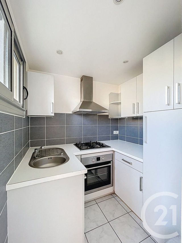 Appartement F2 à vendre - 2 pièces - 37.0 m2 - CHAMALIERES - 63 - AUVERGNE - Century 21 Stéphane Roume Immobilier