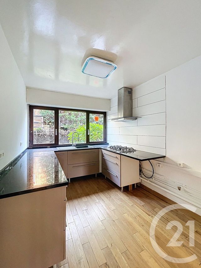 Appartement F3 à vendre - 3 pièces - 60.91 m2 - CHAMALIERES - 63 - AUVERGNE - Century 21 Stéphane Roume Immobilier