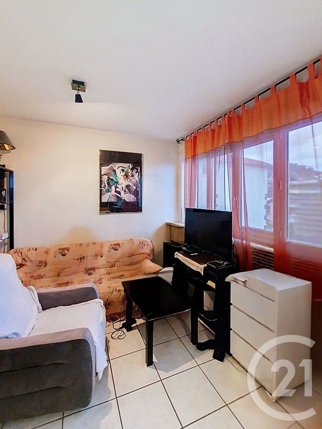 Appartement F1 à vendre - 1 pièce - 32.76 m2 - ROYAT - 63 - AUVERGNE - Century 21 Stéphane Roume Immobilier