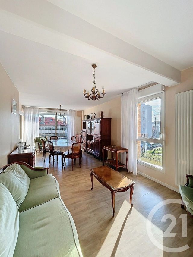 Appartement F5 à vendre - 5 pièces - 105.41 m2 - CLERMONT FERRAND - 63 - AUVERGNE - Century 21 Stéphane Roume Immobilier