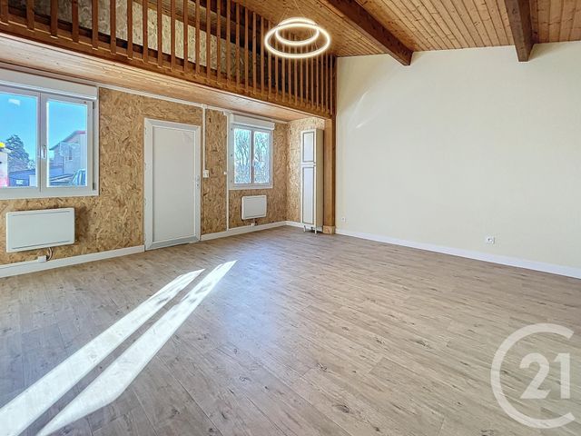 maison à louer - 1 pièce - 35.0 m2 - BLANZAT - 63 - AUVERGNE - Century 21 Stéphane Roume Immobilier