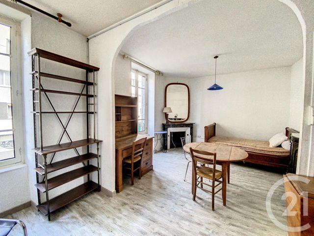 Appartement F1 à louer - 1 pièce - 31.35 m2 - CLERMONT FERRAND - 63 - AUVERGNE - Century 21 Stéphane Roume Immobilier
