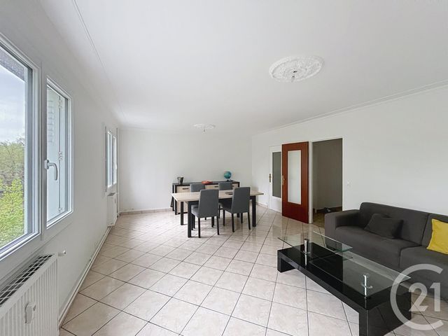 Appartement F3 à louer - 3 pièces - 81.62 m2 - CLERMONT FERRAND - 63 - AUVERGNE - Century 21 Stéphane Roume Immobilier