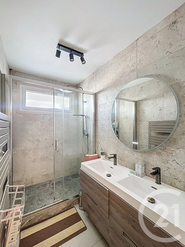 Appartement F5 à vendre - 5 pièces - 88.86 m2 - CLERMONT FERRAND - 63 - AUVERGNE - Century 21 Stéphane Roume Immobilier