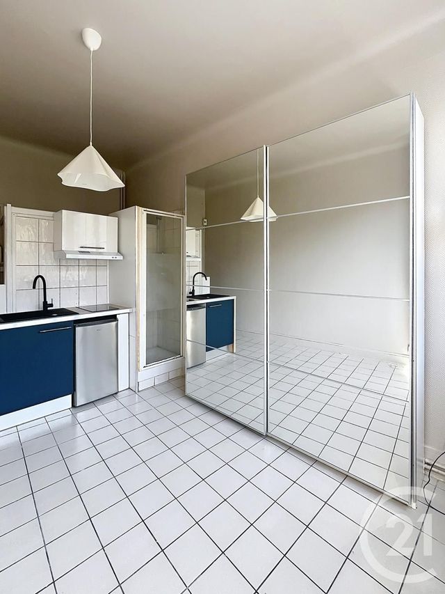 Appartement F1 à louer - 1 pièce - 14.03 m2 - CLERMONT FERRAND - 63 - AUVERGNE - Century 21 Stéphane Roume Immobilier