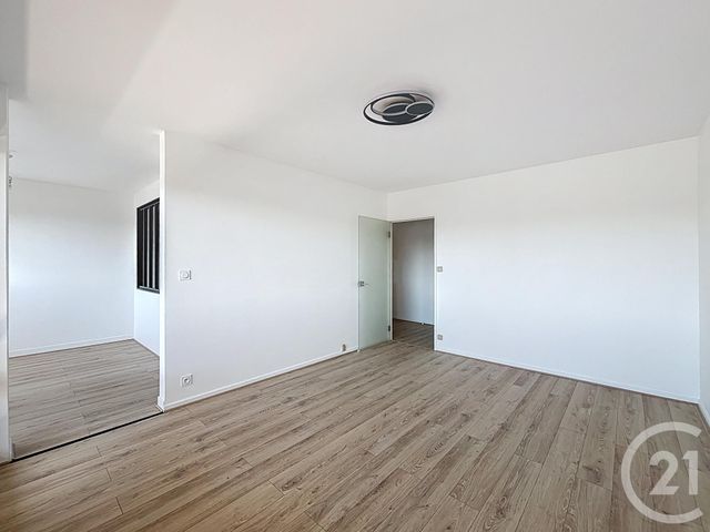 Appartement F3 à louer - 2 pièces - 55.43 m2 - CLERMONT FERRAND - 63 - AUVERGNE - Century 21 Stéphane Roume Immobilier