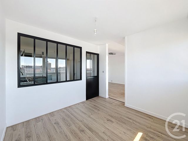 Appartement F2 à louer - 2 pièces - 55.43 m2 - CLERMONT FERRAND - 63 - AUVERGNE - Century 21 Stéphane Roume Immobilier