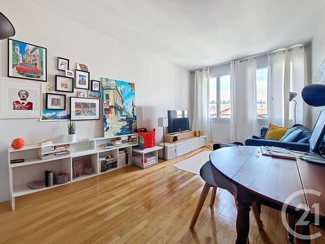 Appartement T4 à vendre - 4 pièces - 72.42 m2 - CLERMONT FERRAND - 63 - AUVERGNE - Century 21 Stéphane Roume Immobilier