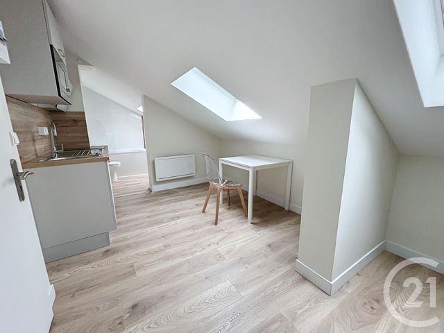 Appartement Studio à louer - 1 pièce - 10.84 m2 - CLERMONT FERRAND - 63 - AUVERGNE - Century 21 Stéphane Roume Immobilier